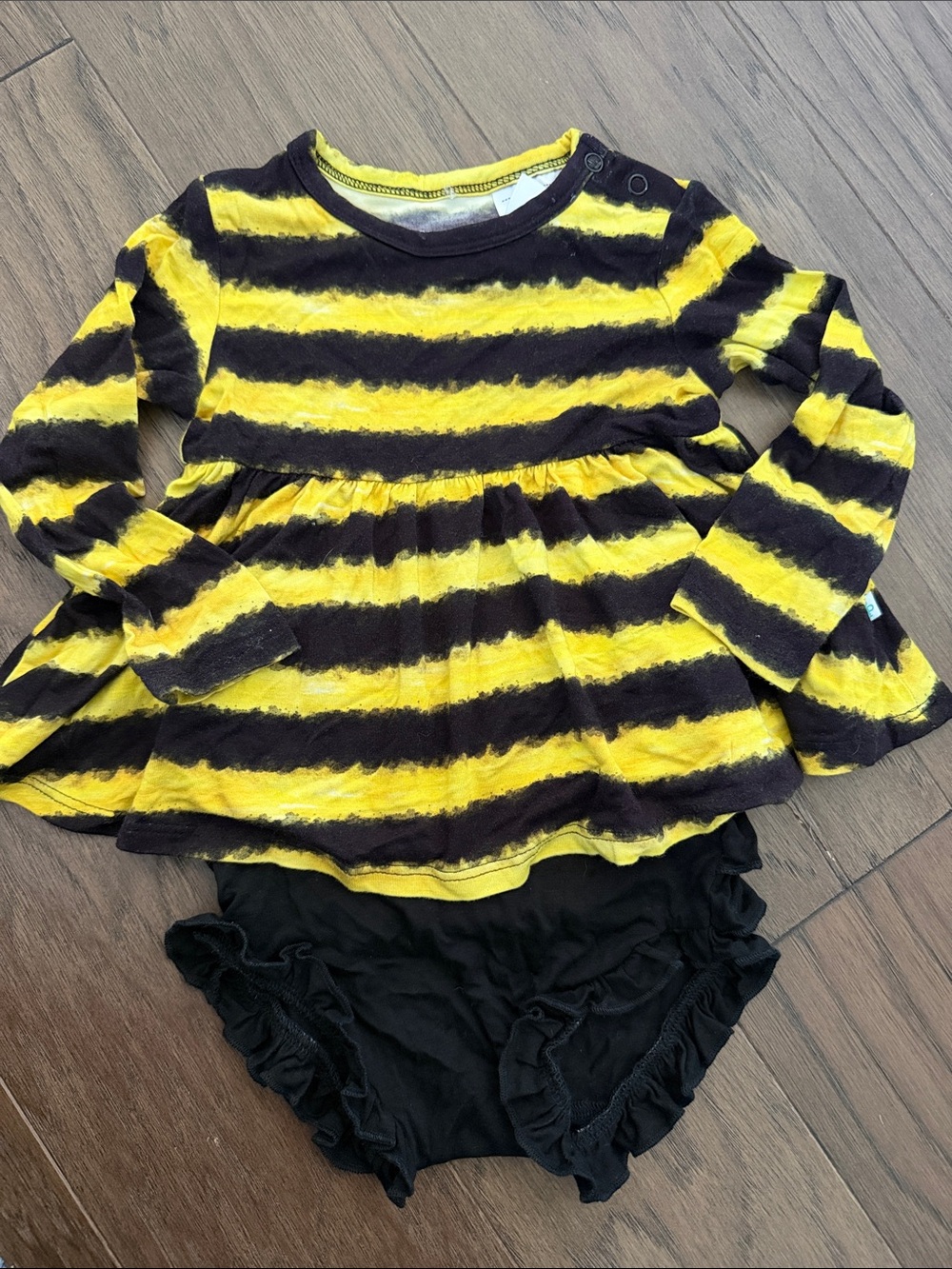 Posh Peanut bumblebee bummie set Halloween bamboo